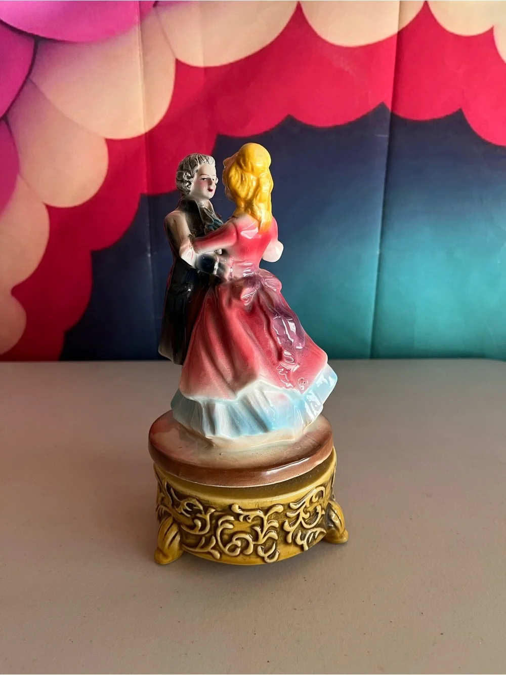 Vintage-PORCELAIN VICTORIAN REVOLVING DANCING COUPLE MUSIC BOX BLUE DANUBE